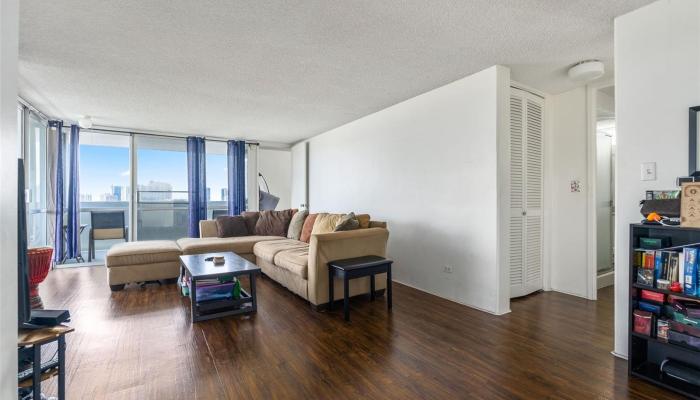 Wilder Tower condo # Makai 16, Honolulu, Hawaii - photo 1 of 1