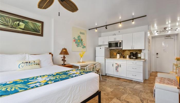 Waikiki Grand Hotel condo # 901, Honolulu, Hawaii - photo 1 of 1