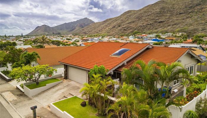 1368  Kaeleku Street Kalama Valley, Hawaii Kai home - photo 1 of 25