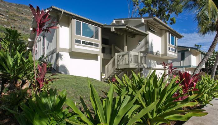 1381  Kaeleku Street Kalama Valley, Hawaii Kai home - photo 1 of 24