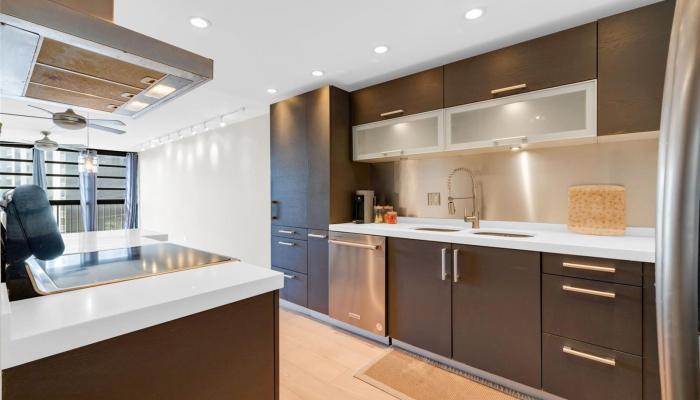 Alika condo # 305, Honolulu, Hawaii - photo 1 of 1