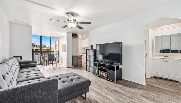 Luna-Liho Towers condo # 407, Honolulu, Hawaii - photo 1 of 24