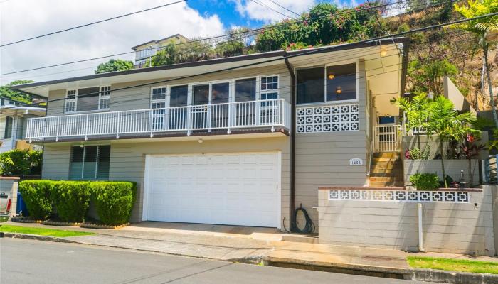 1455  Mahiole Street Moanalua Gardens, Honolulu home - photo 1 of 25