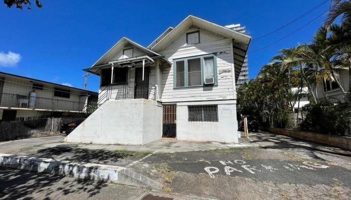 1542 Keeaumoku St Honolulu - Multi-family - photo 1 of 11