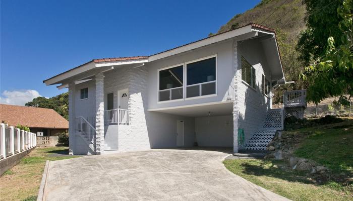 1553  Ala Aoloa Loop Moanalua Valley, Honolulu home - photo 1 of 1