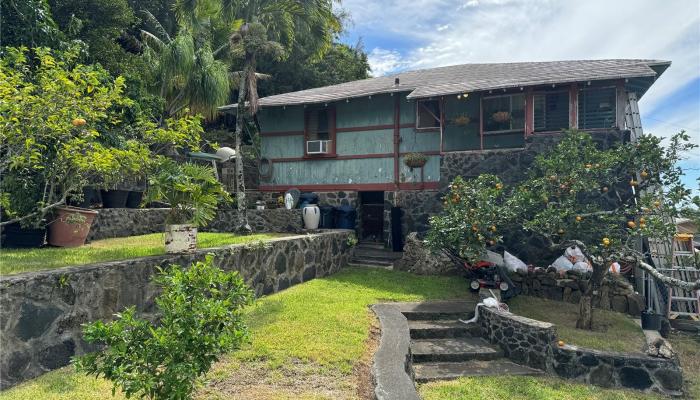 1556  Moani Street Kalihi Uka, Honolulu home - photo 1 of 12