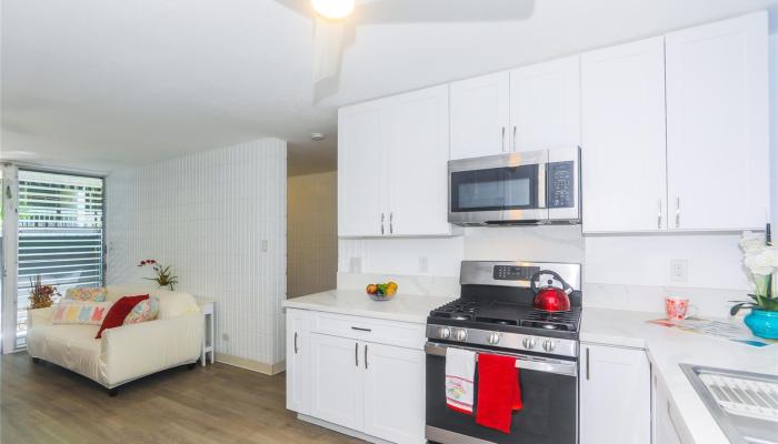 Wilola Apts condo # 5, Honolulu, Hawaii - photo 1 of 23