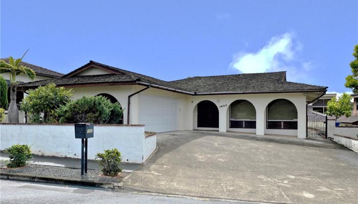 1607  Ala Hahanui Street Lakeside, Honolulu home - photo 1 of 1