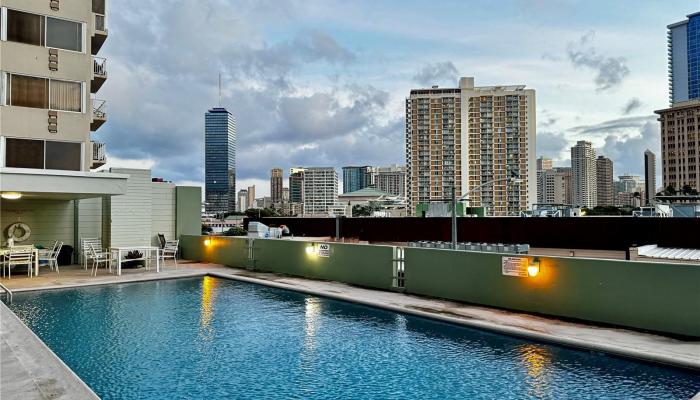 Kapiolani Towers condo # 702, Honolulu, Hawaii - photo 1 of 1