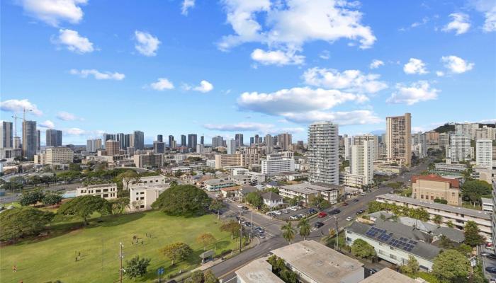 Makiki Towers condo # 1405, Honolulu, Hawaii - photo 1 of 1