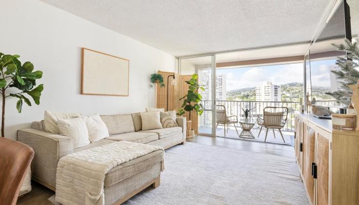 Makiki Towers condo # 1703, Honolulu, Hawaii - photo 1 of 1