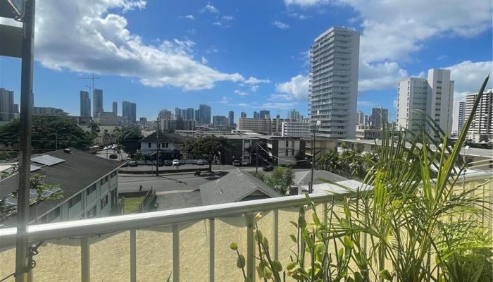 Makiki Colony condo # 404, Honolulu, Hawaii - photo 1 of 14