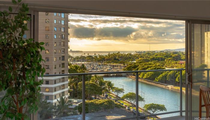 Marina Towers condo # 1005, Honolulu, Hawaii - photo 1 of 1