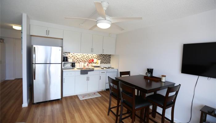 Holiday Manor condo # 1413, Honolulu, Hawaii - photo 1 of 19