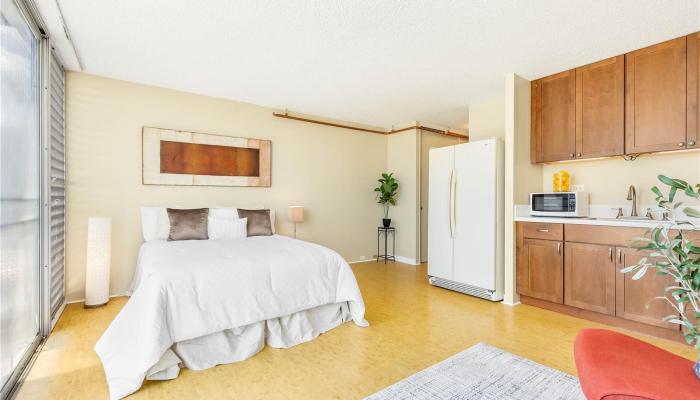 Holiday Manor condo # 901, Honolulu, Hawaii - photo 1 of 1