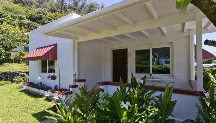 1654  Mahani Loop Kalihi Valley, Honolulu home - photo 1 of 1