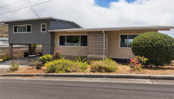 1661  Hakuaina Place Moanalua Gardens, Honolulu home - photo 1 of 25