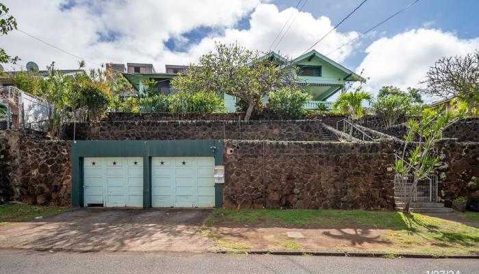 1671 Kamamalu Ave Honolulu - Rental - photo 1 of 23