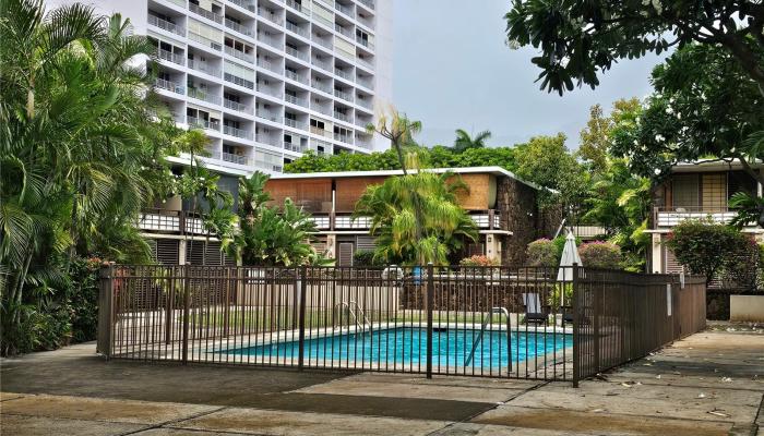 Oahuan Ltd condo # 117, Honolulu, Hawaii - photo 1 of 12