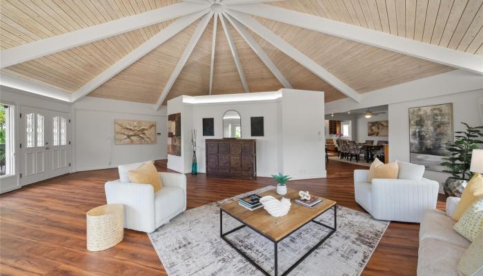 171  Waokanaka Place Old Pali, Honolulu home - photo 1 of 25