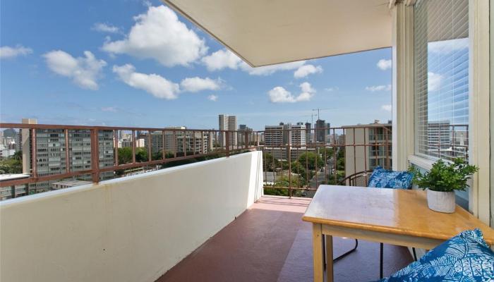 Punahou Hale/Oahuan Tower L condo # P-7, Honolulu, Hawaii - photo 1 of 1