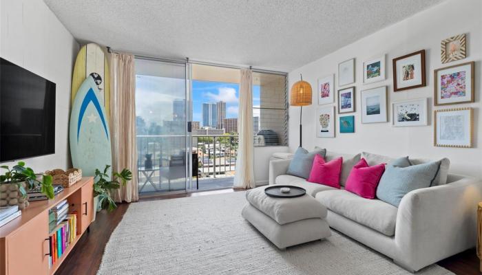 Citron Villa condo # 709, Honolulu, Hawaii - photo 1 of 20