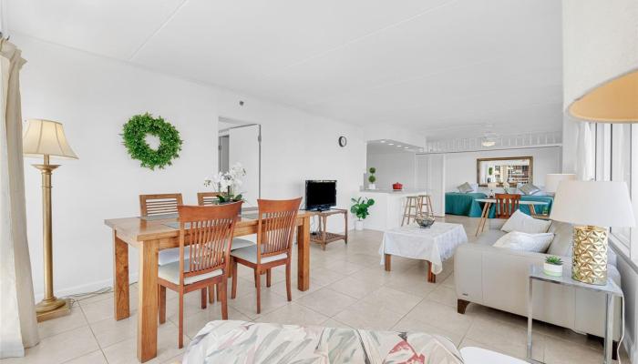 Ilikai Apt Bldg condo # 925, Honolulu, Hawaii - photo 1 of 1