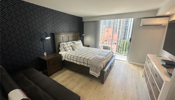 Inn On The Park condo # 910, Honolulu, Hawaii - photo 1 of 23