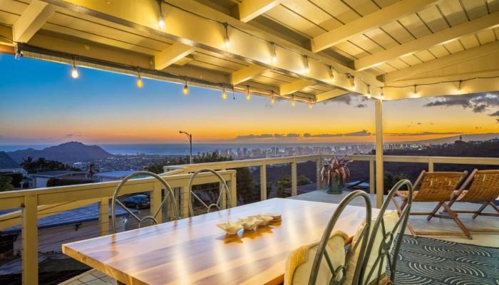 1947  Alaeloa Street Waialae Nui Rdge, Diamond Head home - photo 1 of 25