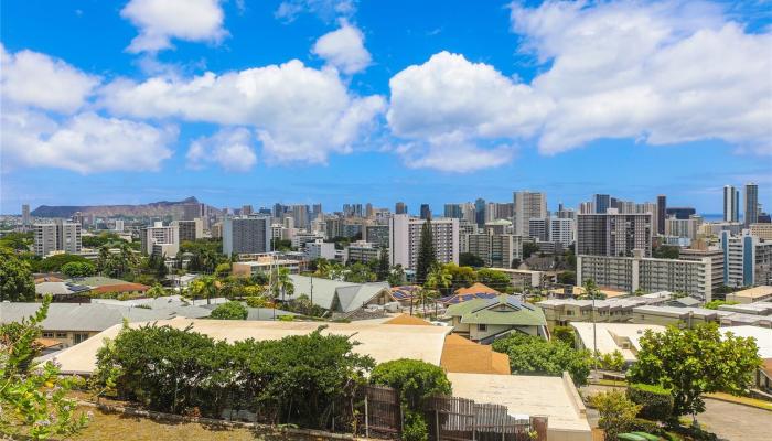1952  Nehoa Place Makiki Heights, Honolulu home - photo 1 of 25