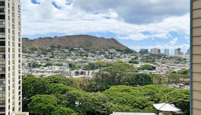 Nuuanu Towers condo # 1104, Honolulu, Hawaii - photo 1 of 1