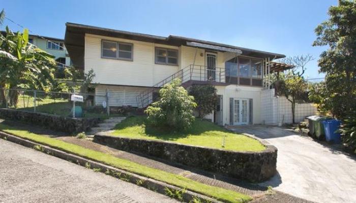 2060  Kilakila Dr Alewa Heights, Honolulu home - photo 1 of 16