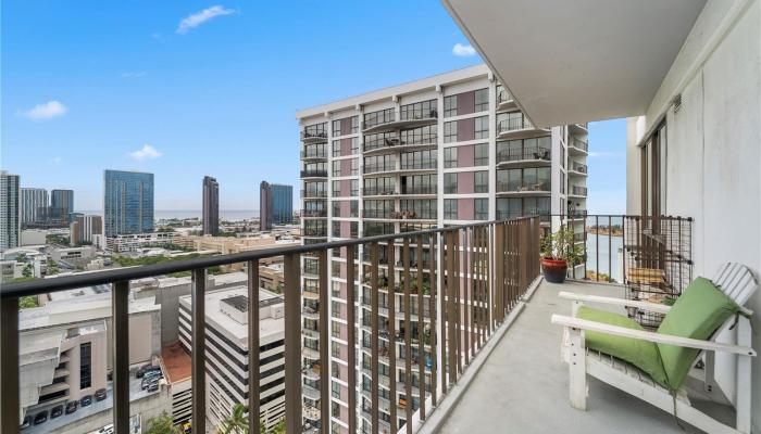 Harbor Square condo # 23B, Honolulu, Hawaii - photo 1 of 13