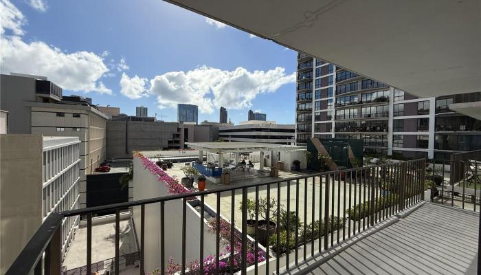 Harbor Square condo # 8D, Honolulu, Hawaii - photo 1 of 6