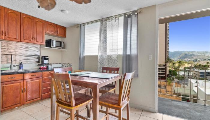 Hawaiian Crown condo # 702, Honolulu, Hawaii - photo 1 of 11