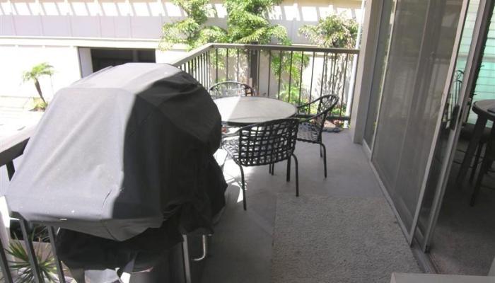 Capri Apts Ltd condo # 301, Honolulu, Hawaii - photo 1 of 3