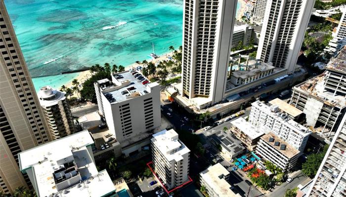 Seashore condo # 103, Honolulu, Hawaii - photo 1 of 1