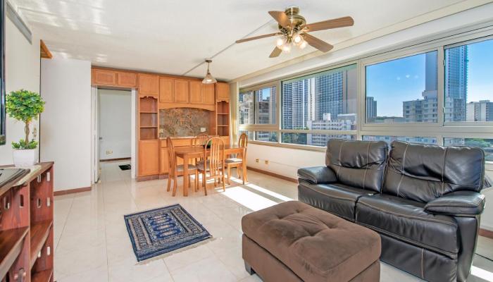 Fairway Manor condo # 803, Honolulu, Hawaii - photo 1 of 1