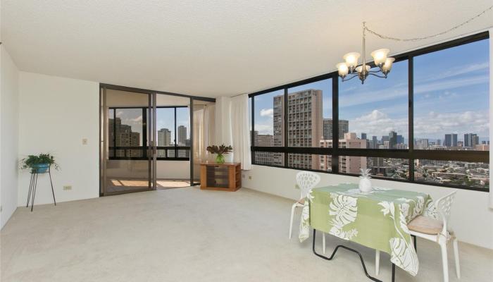 Iolani Court Plaza condo # 2008, Honolulu, Hawaii - photo 1 of 17