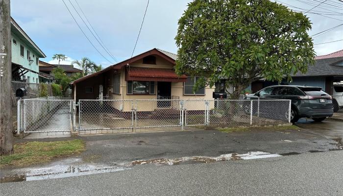 2519  Hoenui St Kalihi-lower, Honolulu home - photo 1 of 12