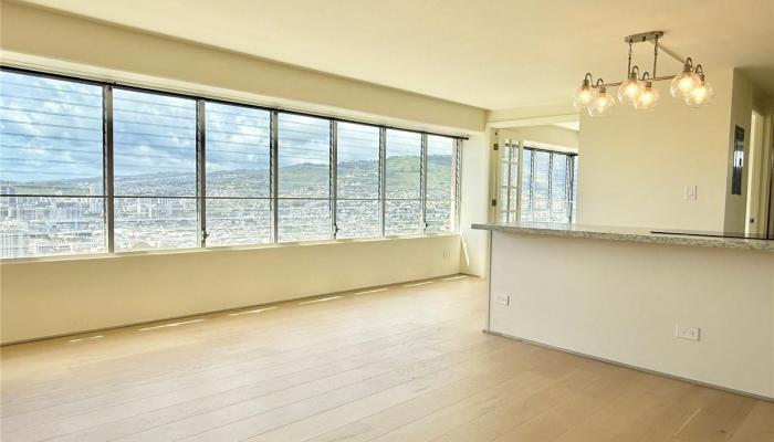 Regency Tower condo # 3905, Honolulu, Hawaii - photo 1 of 1