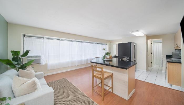 Regency Tower condo # 405, Honolulu, Hawaii - photo 1 of 21
