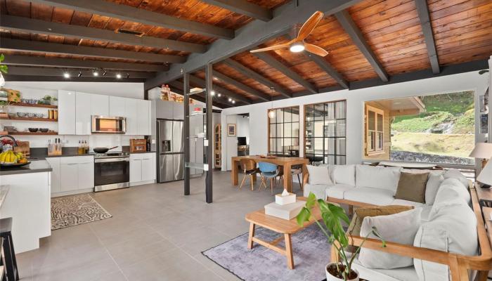 256  Puiwa Road Dowsett, Honolulu home - photo 1 of 24