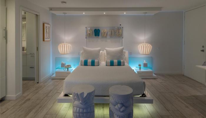 Tradewinds Plaza condo # 703, Honolulu, Hawaii - photo 1 of 24