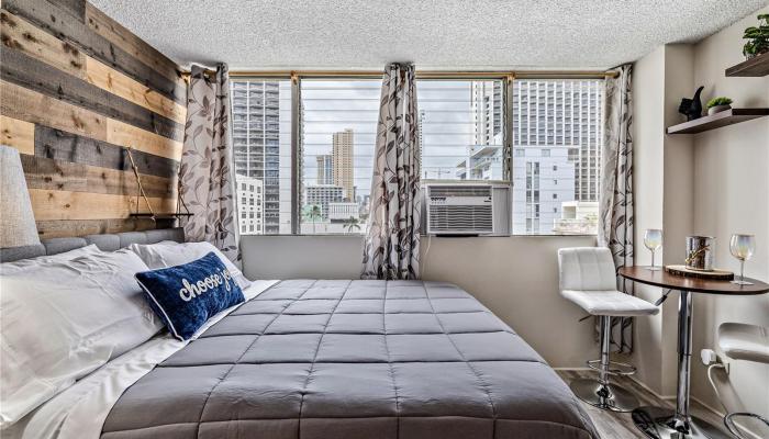 Tradewinds Plaza condo # 802, Honolulu, Hawaii - photo 1 of 1