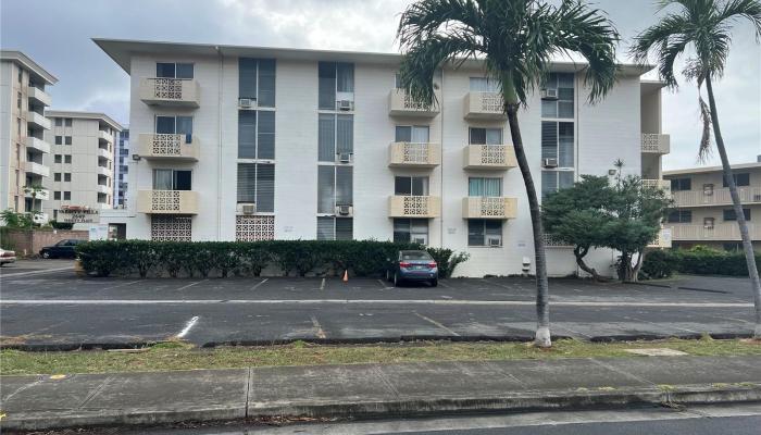 Varsity Villa condo # 212, Honolulu, Hawaii - photo 1 of 5