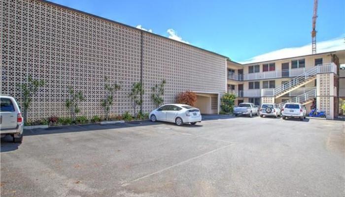 Moiliili Gardens condo # 111, Honolulu, Hawaii - photo 1 of 6