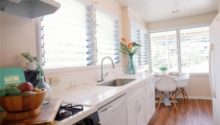 2813  Dow Street Nuuanu Area, Honolulu home - photo 1 of 24