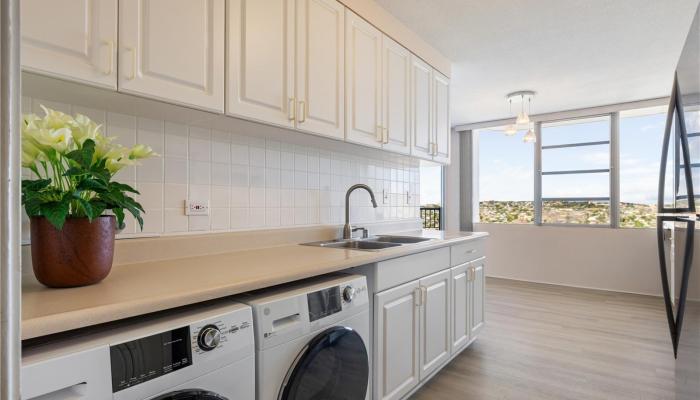 Contessa condo # 2403, Honolulu, Hawaii - photo 1 of 1