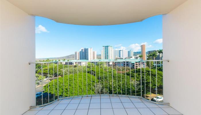 Lakeshore Tower condo # 504, Honolulu, Hawaii - photo 1 of 1